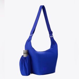 Beis Crescent Catchall Bag